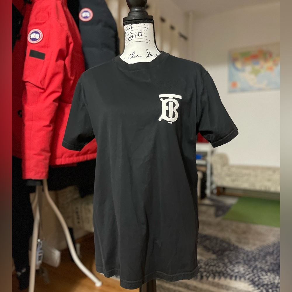 EUC Men’s Medium/Women’s Large Burberry Emerson Oversized Tee With TB Monogram - Picture 6 of 12